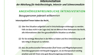 Gezeigt wird das Zertifikat zur Angehörigenfreundlichen Intensivstation.