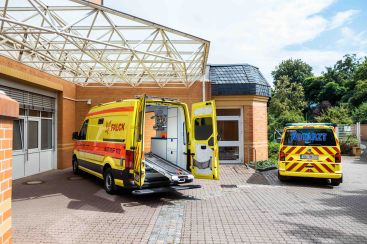 Auf dem Bild befindet sich der Krankenwagen vor der Notaufnahme unserer Klinik.